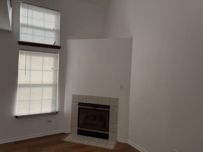 Building Photo - 18083 Vista Dr