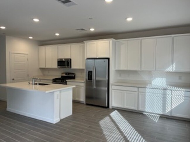 Foto del edificio - New Lennar Home in Black Mountain 4 bedroo...