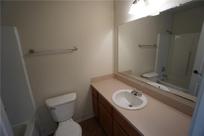 Foto del edificio - 3 Bedroom 2 Bath House, Total Electric, Tw...