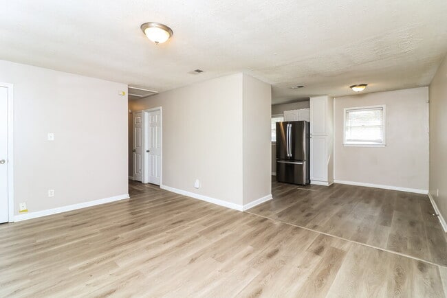 Foto del edificio - 3564 Briar Dr