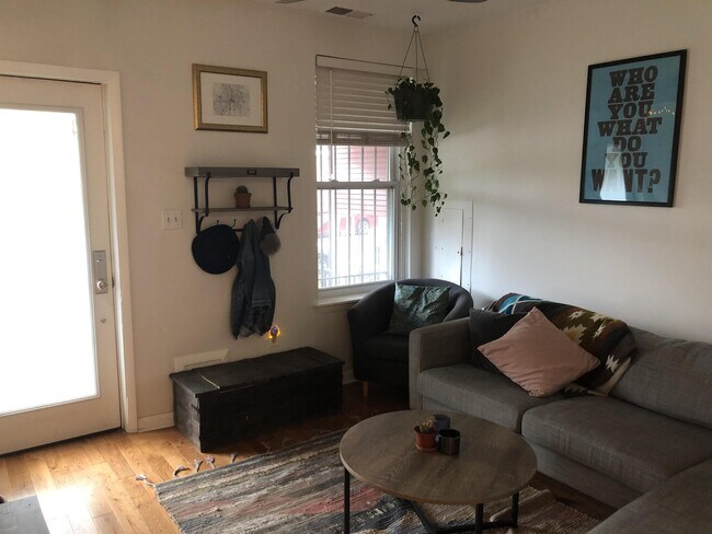 Foto del edificio - 778 Lamont St NW