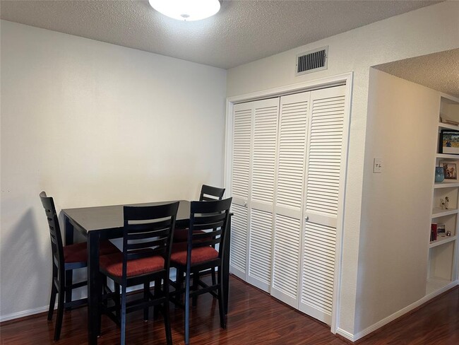 Building Photo - 2120 El Paseo St