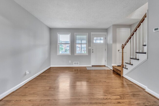 Foto del edificio - Charming 2Bed/1.5Bath Townhome in Dundalk