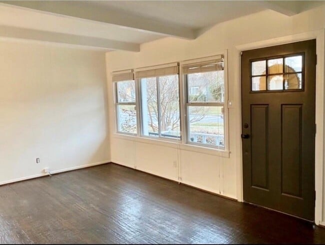 Photo - 9919 Dresden Dr House