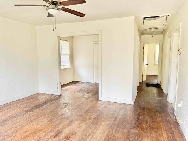 Foto del edificio - 867 N 39th St