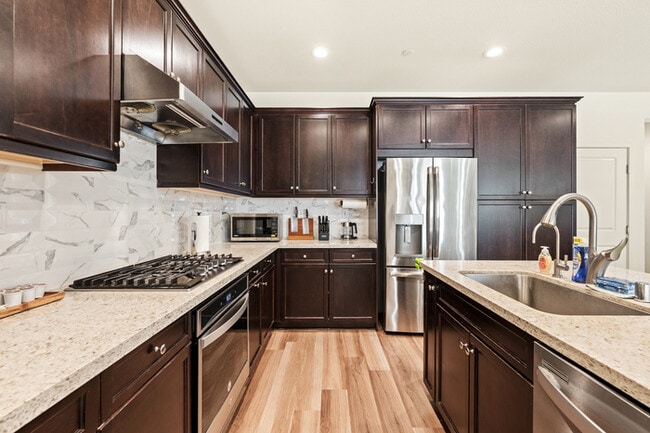 Building Photo - Spacious & Stylish 4 Bed 3 Bath in Chino P...
