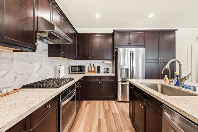 Foto del edificio - Spacious & Stylish 4 Bed 3 Bath in Chino P...