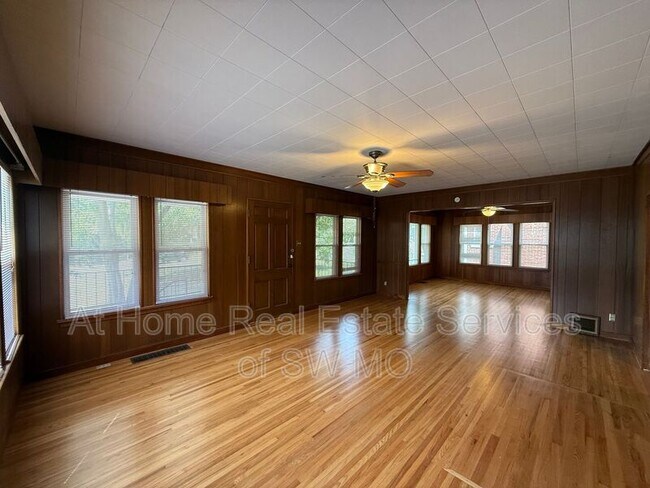 Foto del edificio - 1334 E Grand St