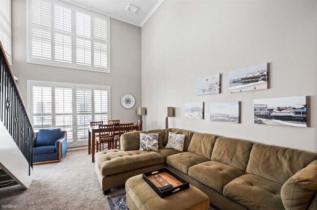 Building Photo - 2 br, 2 bath Condo - 565 Esplanade 411