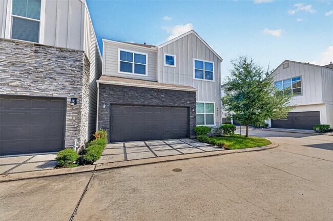 Building Photo - 8802 Hollister Pine Ct