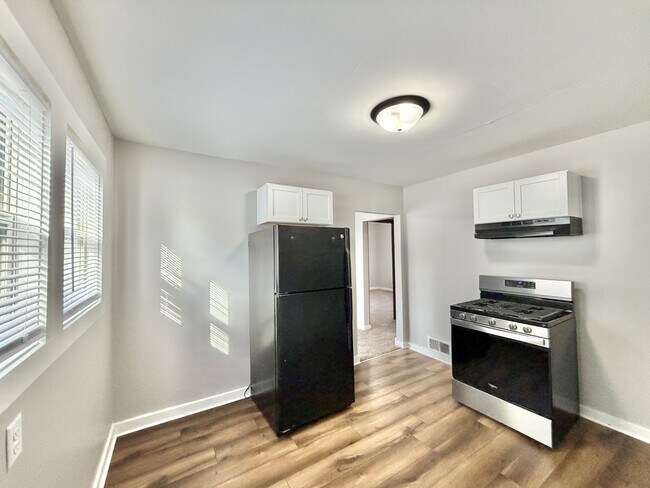 Foto del edificio - 1310 Copeland Ave