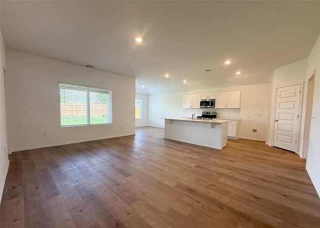 Building Photo - 16309 Harvester Dr