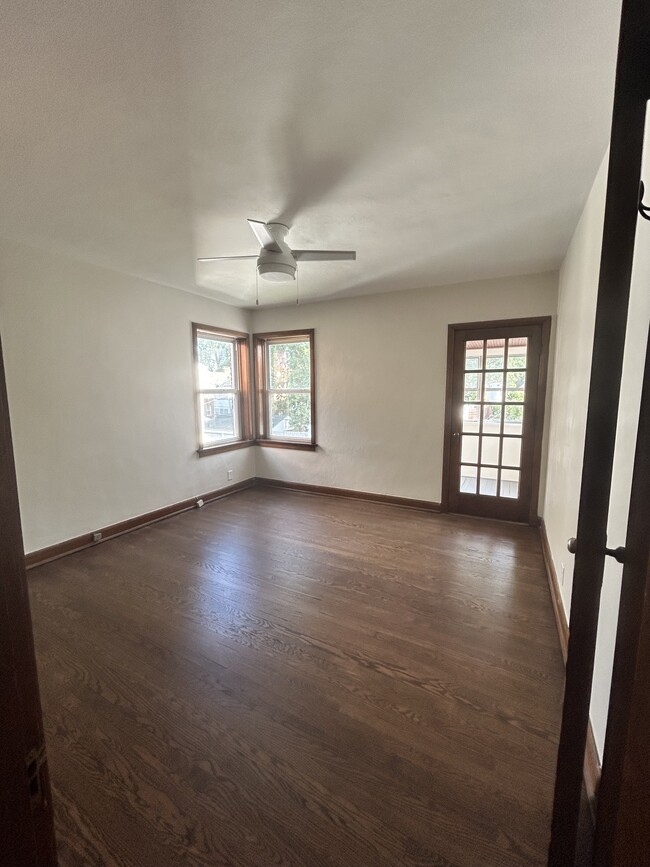 Foto del edificio - 6340 Bancroft Ave
