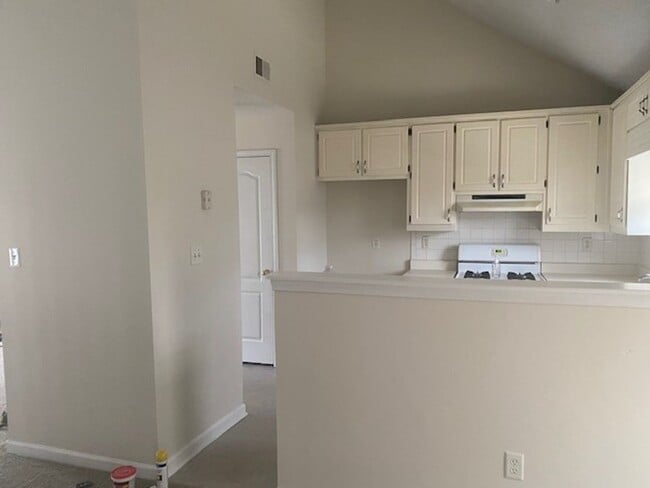 Building Photo - Nice Solit Foyer in McDonough