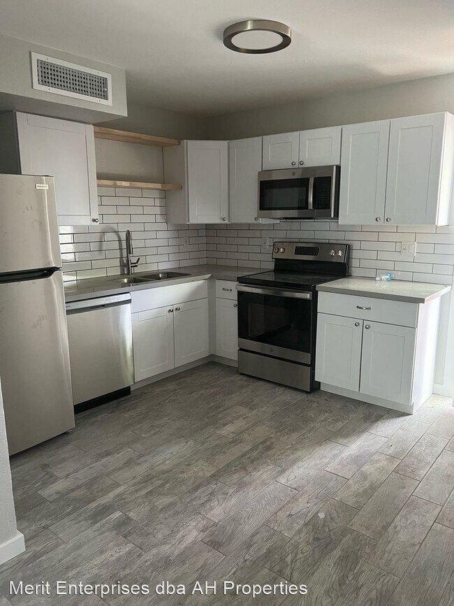 Foto del edificio - 2 br, 1 bath House - 12730 W AMY DR #2