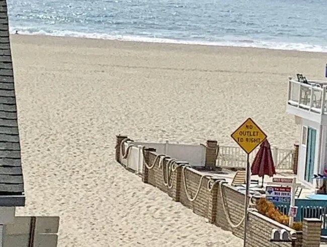 Foto del edificio - 116 W Channel Islands Blvd