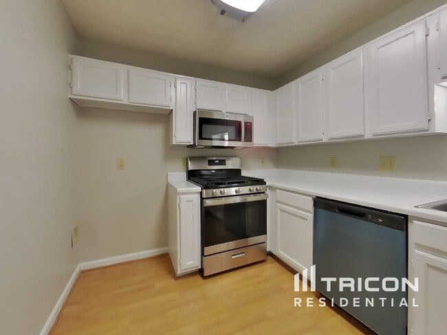 Building Photo - 4265 Tenneyson Ln