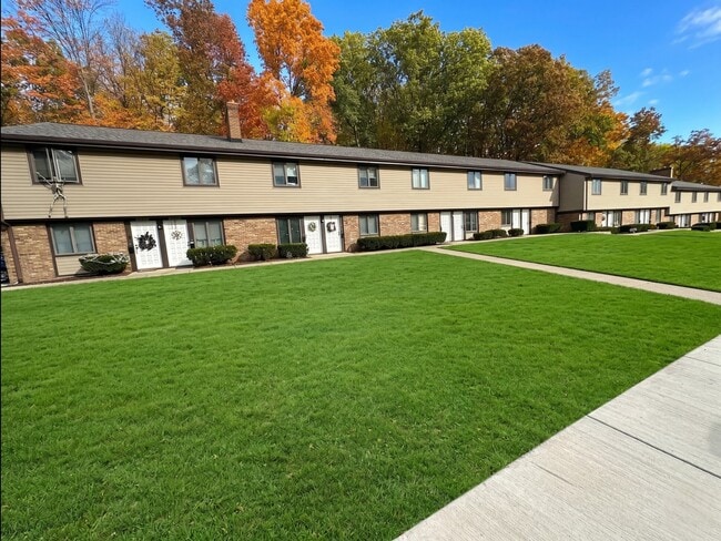 Building Photo - 2443 Echo Valley Dr