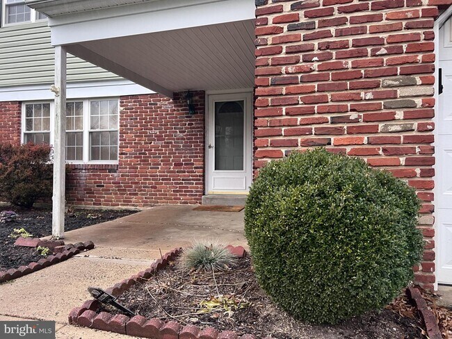 Foto del edificio - 1111 Doris Ln