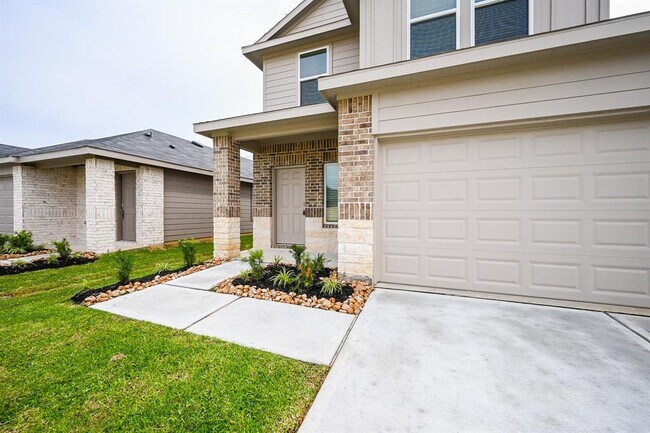 Building Photo - 16822 Paintbrush Holw Ln