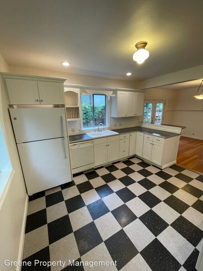Building Photo - 5 br, 1.5 bath House - 228 E Ruby St SE
