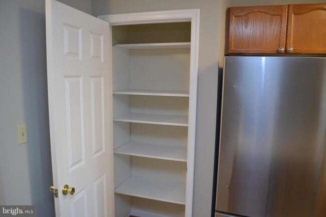 Building Photo - 2400 Ellsworth Way