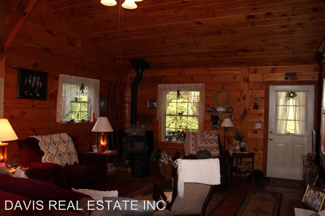 Building Photo - 3 br, 2 bath House - 40 FRANCIS FARM RD