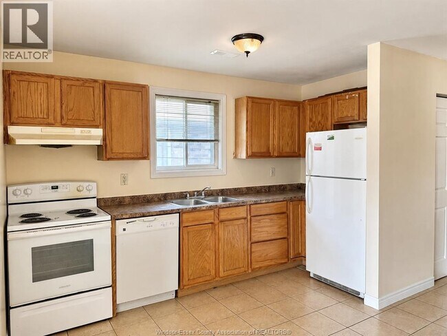 Photo du bâtiment - 1766 Daytona Ave
