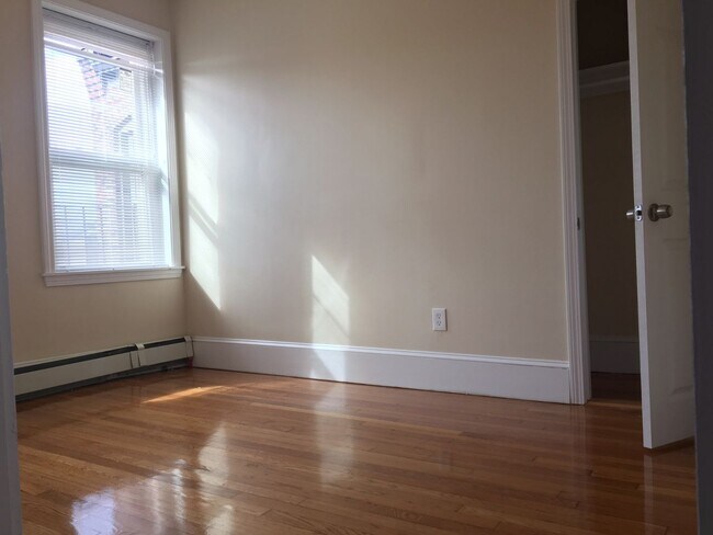Foto del edificio - 1325 Commonwealth Ave