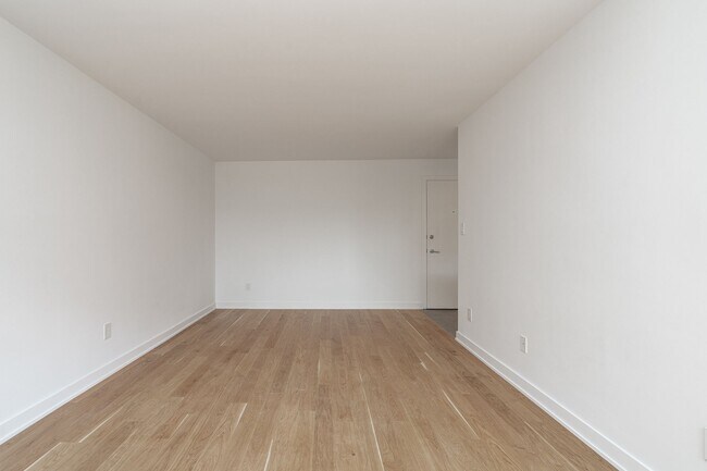 Photo du bâtiment - 56 Eccleston Drive