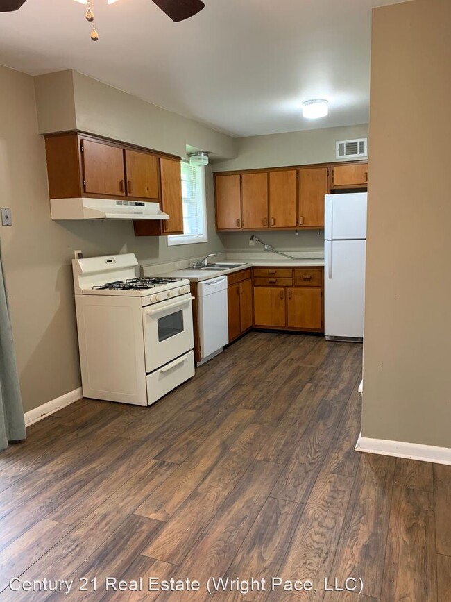 Building Photo - 2 br, 1 bath House - 1605 W College