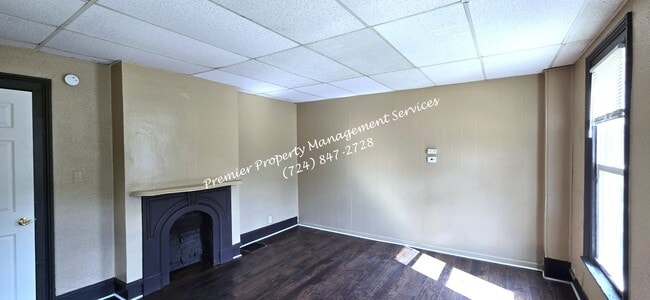 Building Photo - 76 2nd Ave