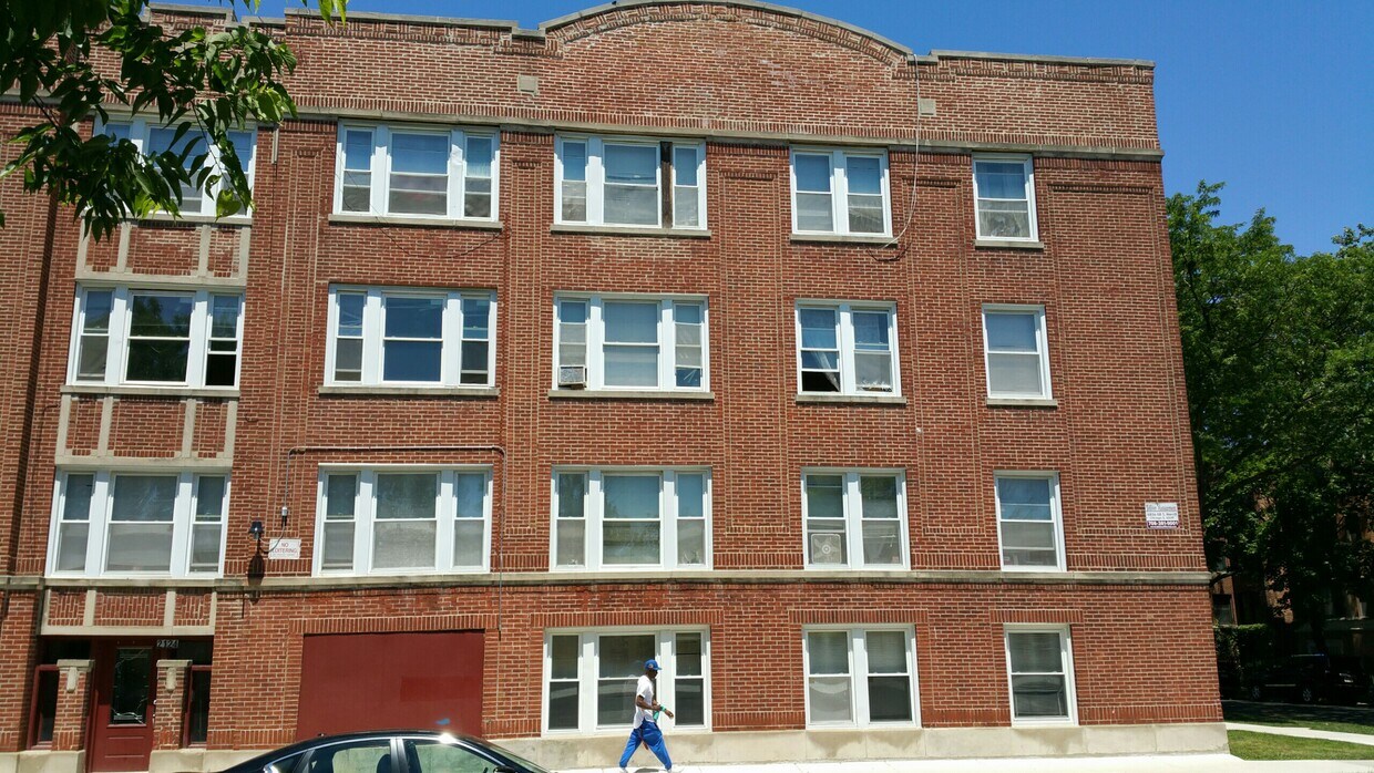 6858 South Merrill Avenue Unit Apartment 1, Chicago, IL 60649