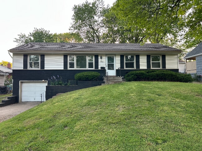 Building Photo - 4908 N Cleveland Ave