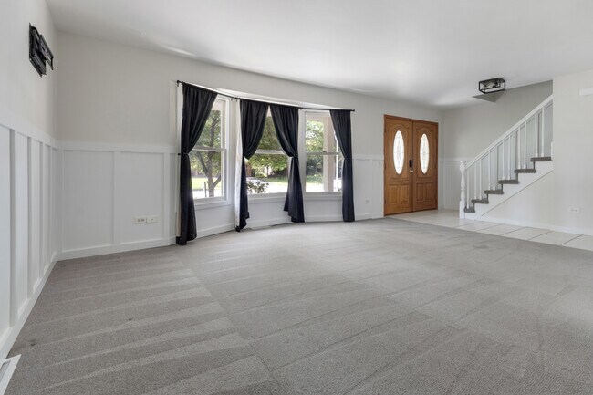 Foto del edificio - 616 Blue Spruce Ln