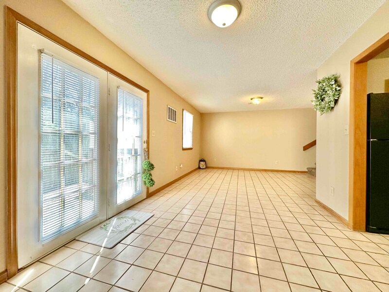 105 Mountain View Dr Johnson City, TN 37601 Alquileres en Johnson