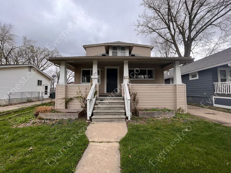 Primary Photo - 1529 Silman St