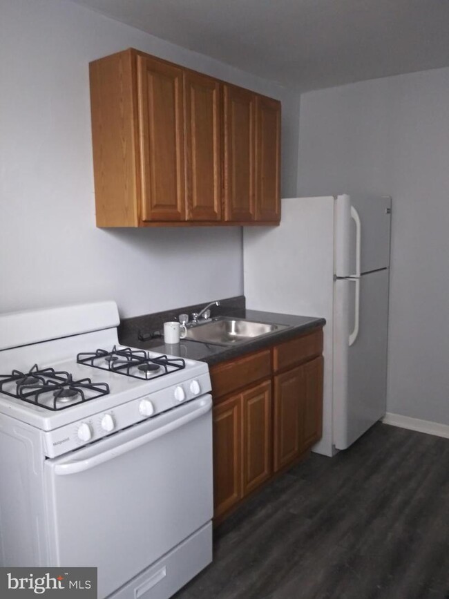 Building Photo - 1317 W Allegheny Ave