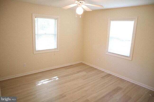 Foto del edificio - 5902 Halsey Rd