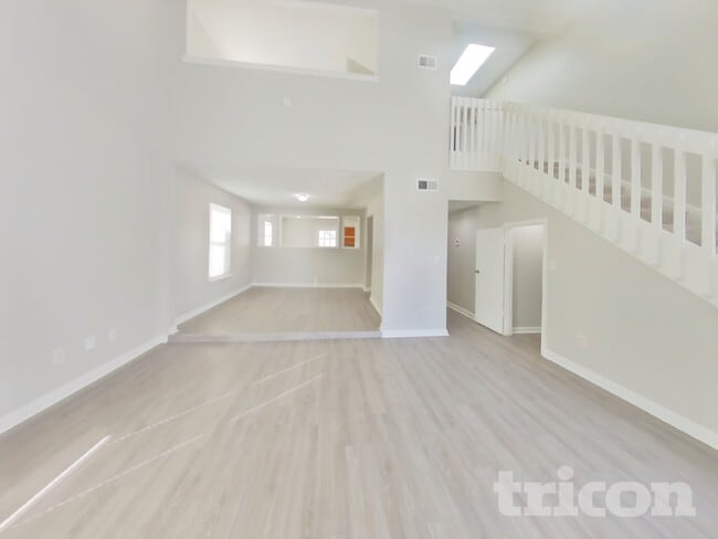 Building Photo - 10868 Trestle Ct