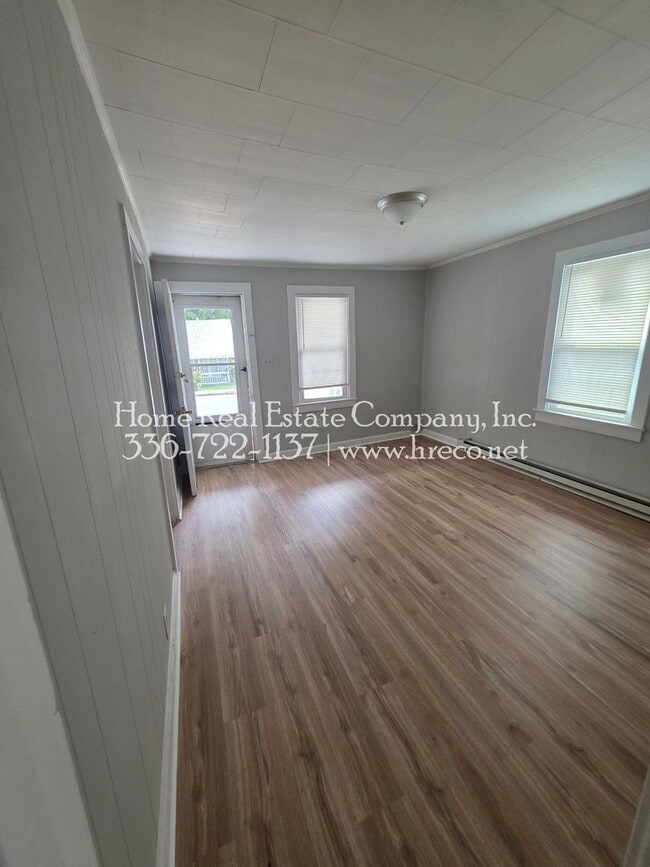 Building Photo - 325 W. 23rd Street
