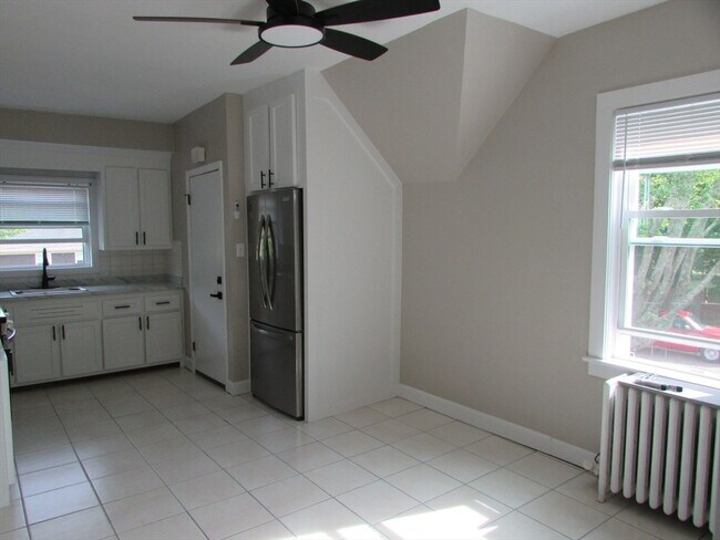 Foto del edificio - 1038 Somerset Ave