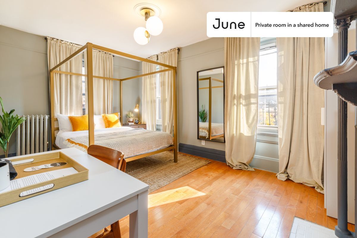 Primary Photo - Private bedroom in 4 bed/1 bath Home
