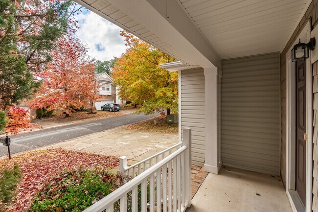 Building Photo - AVAILABLE NOW! Recently Updated 2-Story Ho...