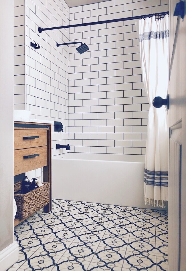 Baño principal - 2401 Lightfoot Trl