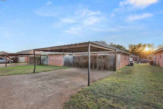 Foto del edificio - 10217 Hyacinth Ln