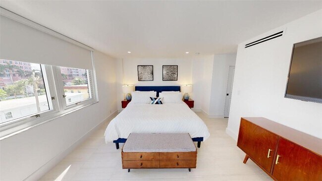 Foto del edificio - 2200 NE 33rd Ave