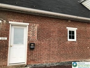 Building Photo - 150 N Green St