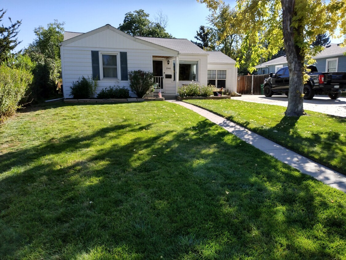 Primary Photo - 2940 S Clermont Dr