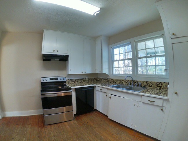 Building Photo - 517 Lorenz Blvd